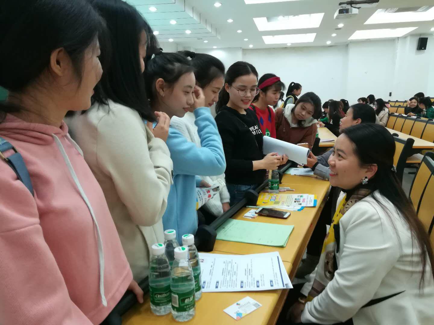 文化艺术系举办表演艺术、学前教育专业专场招聘会
