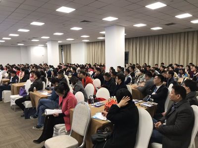 清华大学营销老师刘春华受邀为广西中厚教育咨询定制授课《营销管理与创新:赢在“拐点”》